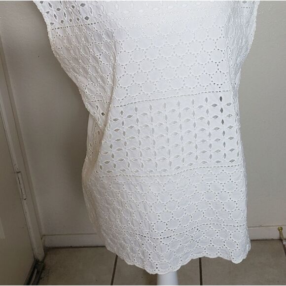 Long eyelet blouse  - Picture 2 of 5